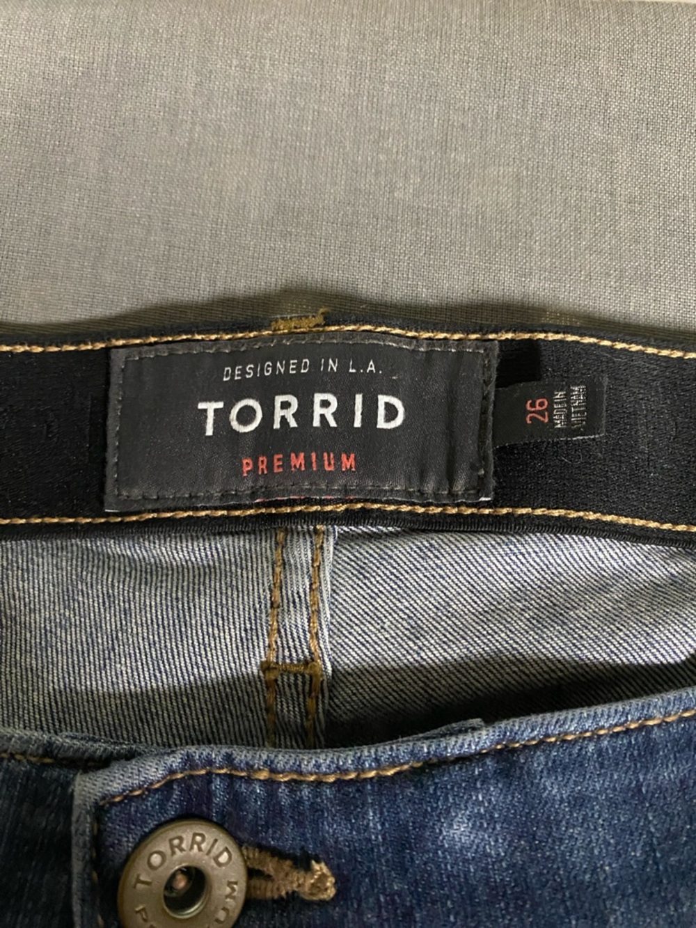 torrid Dark Blue Distressed Ankle Cropped Jeans - Picture 4 of 6